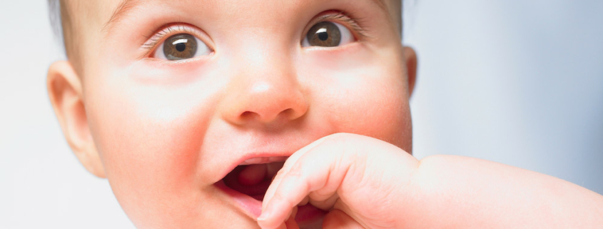consejos para cuidar las encías de tu bebé