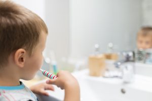 Cómo puede afectar una mala salud dental a los niños y niñas