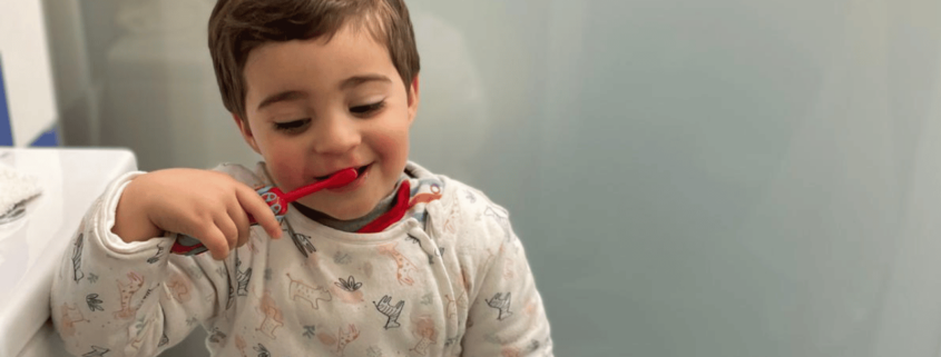 cinico-trucos-hijo-cepille-dientes1